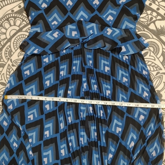 CLUB Monaco Gostanzah Dress Size 4 - Picture 8 of 12